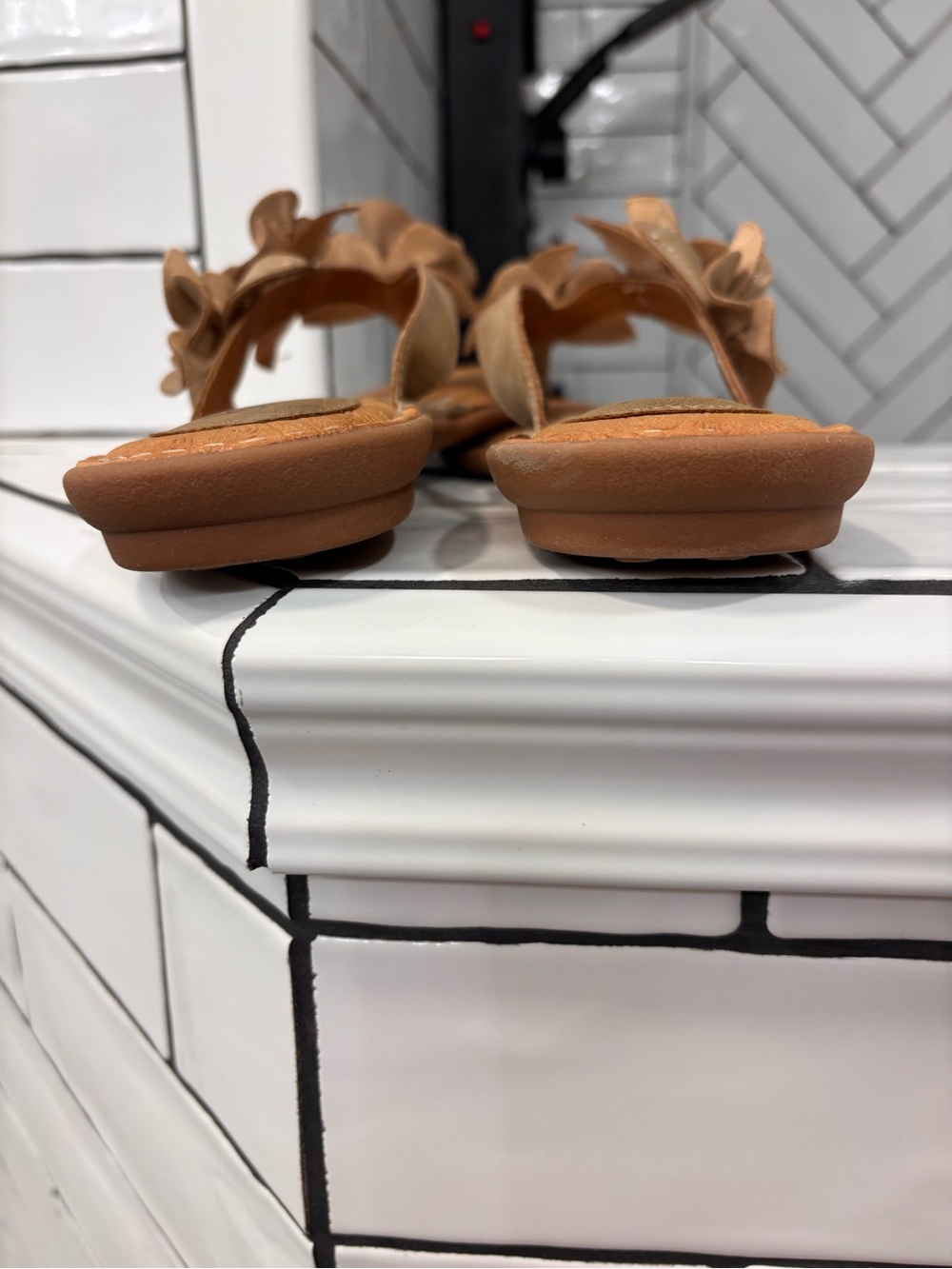 b.o.c. Metallic Gold Floral Thong Sandals - Picture 5 of 7